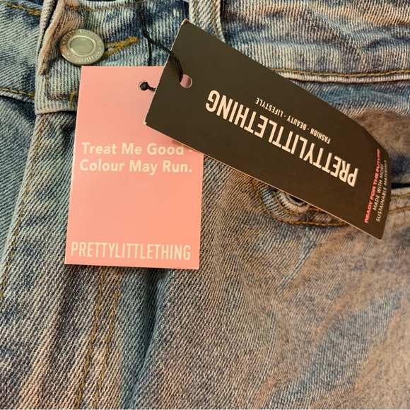 Pretty Little Thing ripped Jeans NWT - Picture 2 of 4